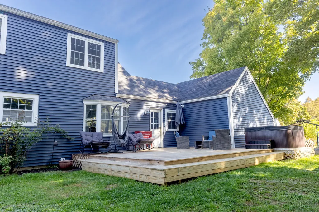 35 North Street Newport ME 04953
