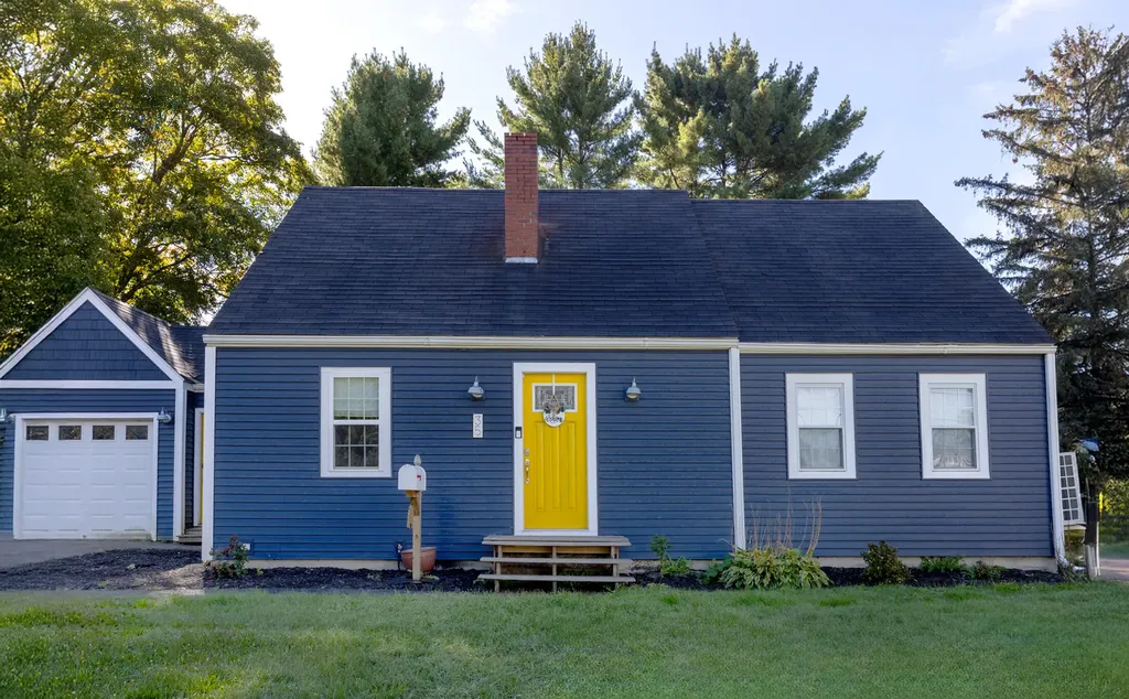 35 North Street Newport ME 04953