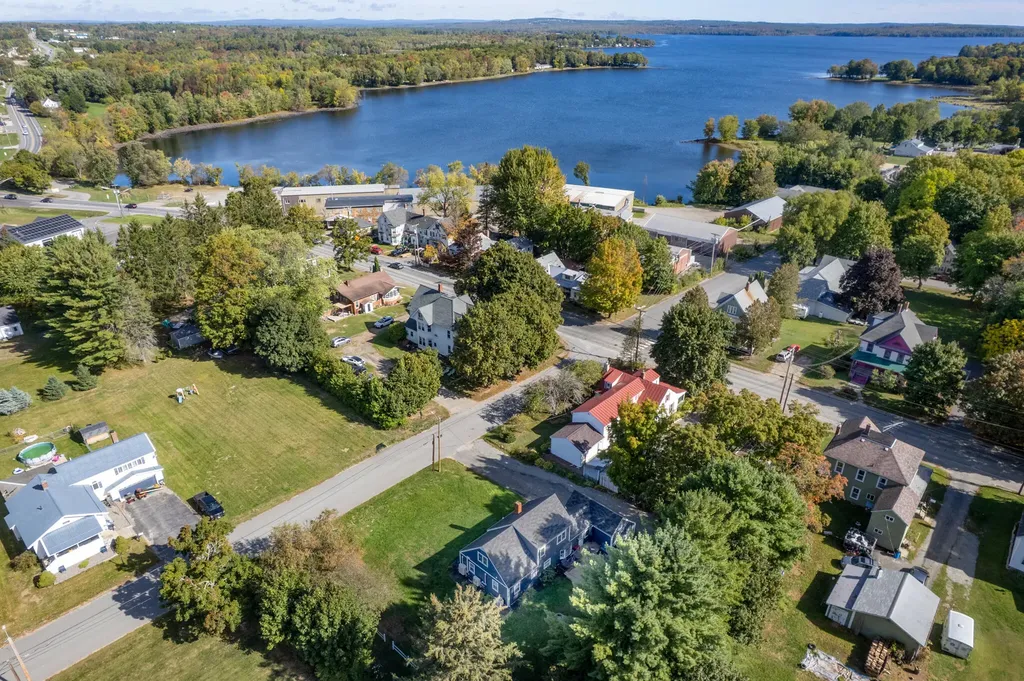 35 North Street Newport ME 04953