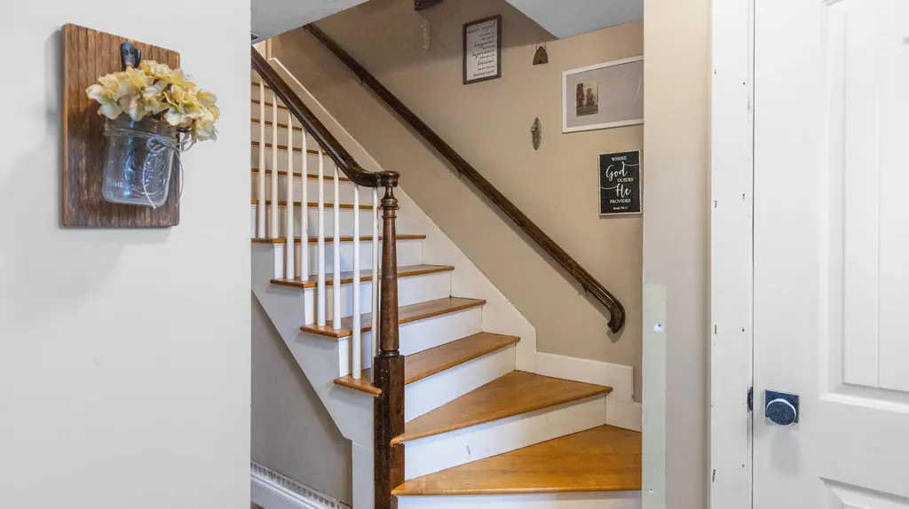 35 North Street Newport ME 04953