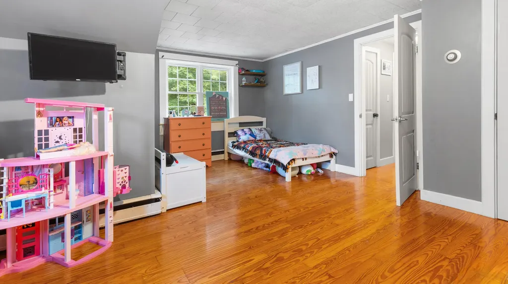 35 North Street Newport ME 04953