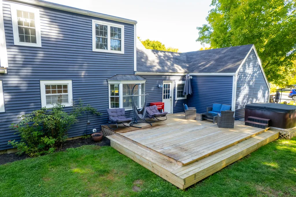 35 North Street Newport ME 04953