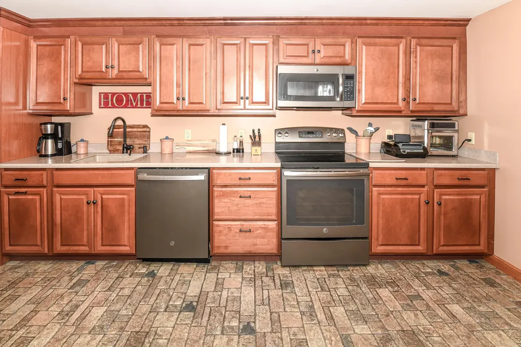 95 Harbor Road Naples ME 04055