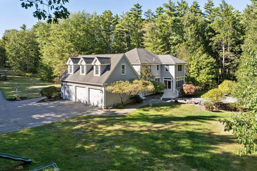 4 Periwinkle Way Falmouth ME 04105