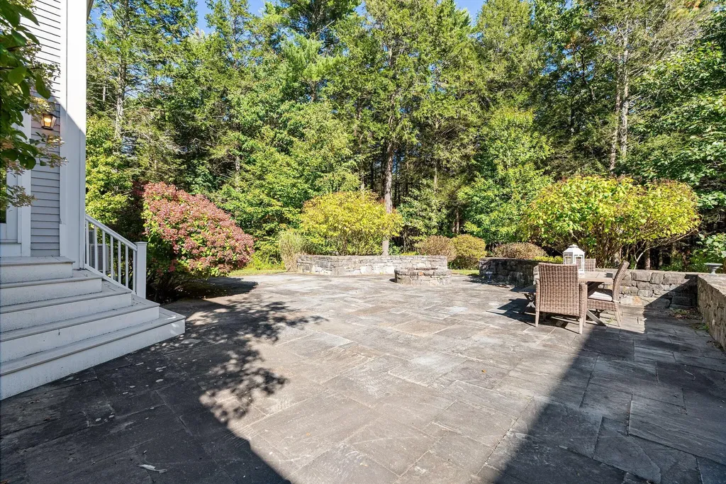 4 Periwinkle Way Falmouth ME 04105