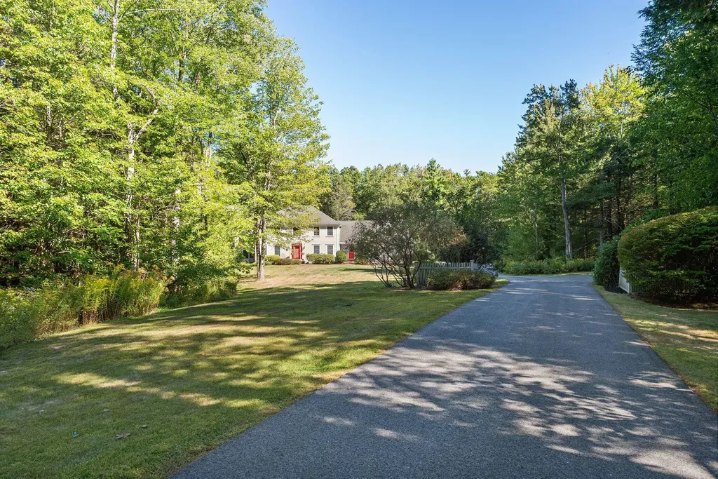 4 Periwinkle Way Falmouth ME 04105