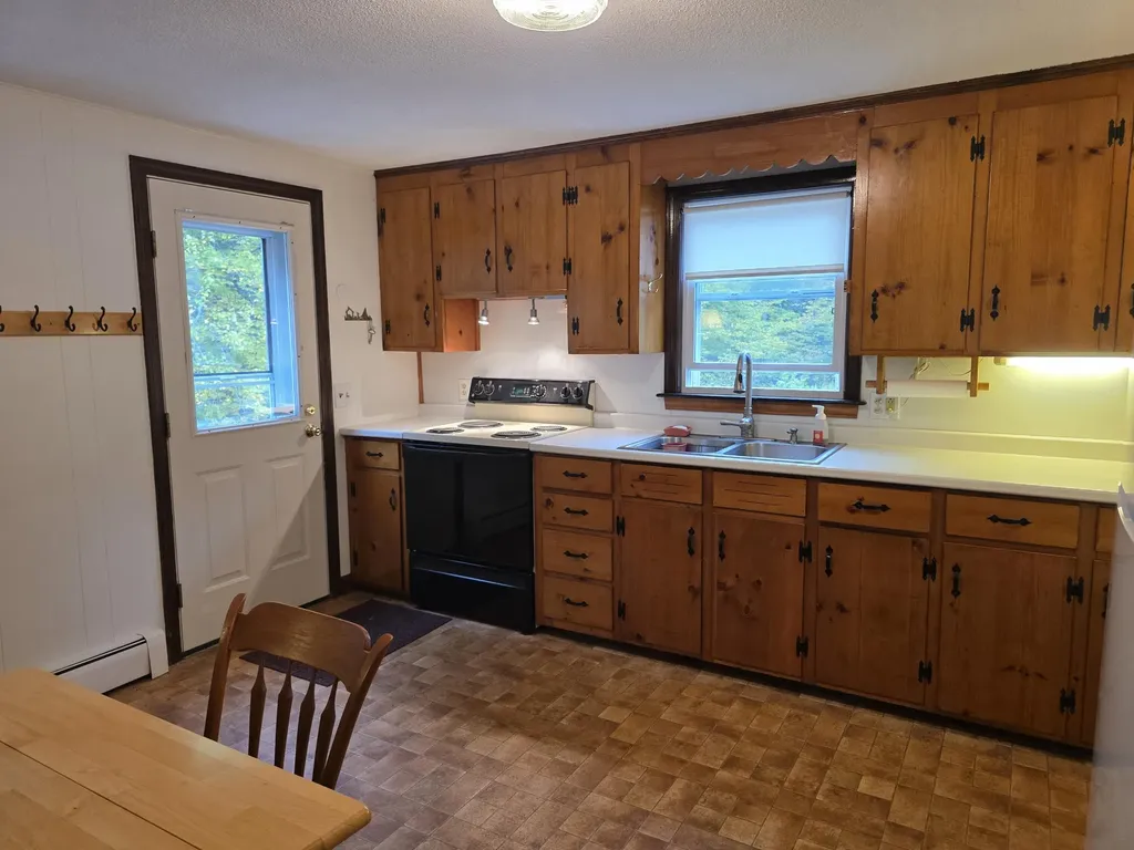 80 Loring Lane Pownal ME 04069