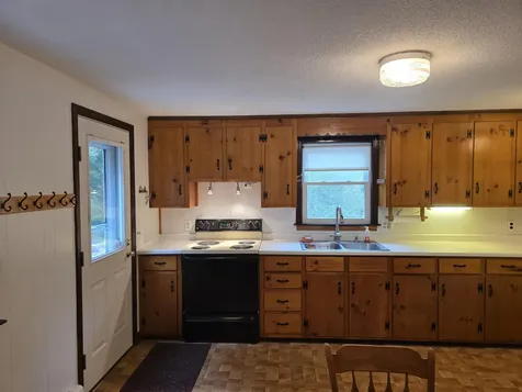 80 Loring Lane Pownal ME 04069