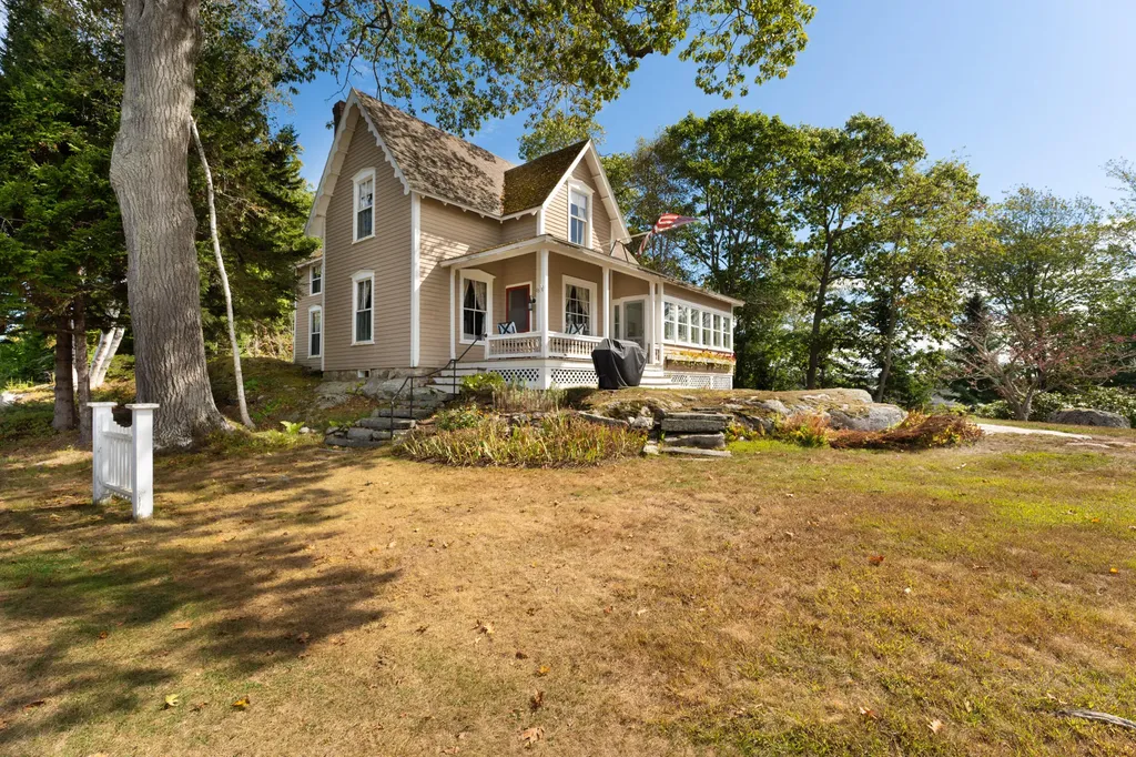 83 Central Avenue Brunswick ME 04011