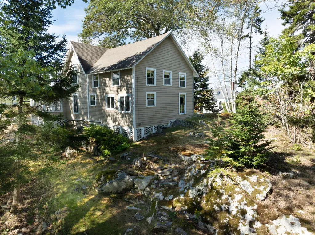 83 Central Avenue Brunswick ME 04011