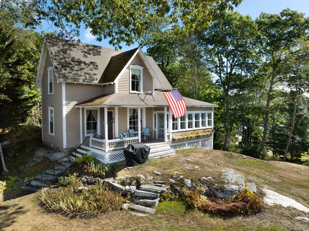 83 Central Avenue Brunswick ME 04011