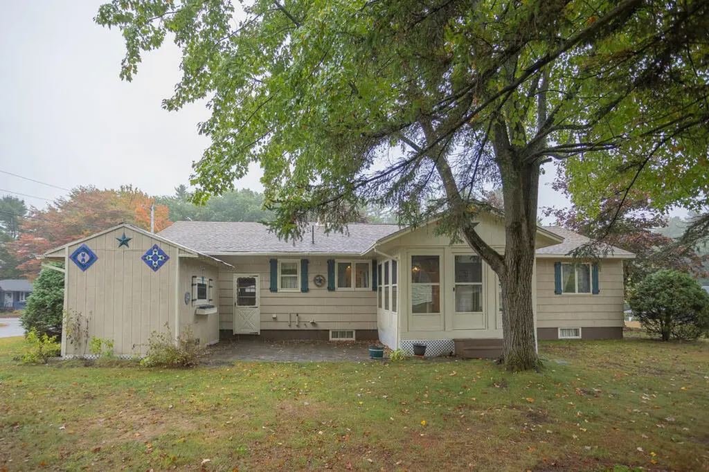 17 Oak Street Jay ME 04239