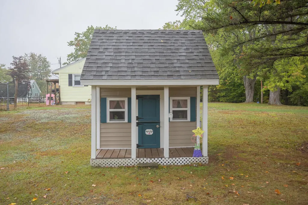 17 Oak Street Jay ME 04239