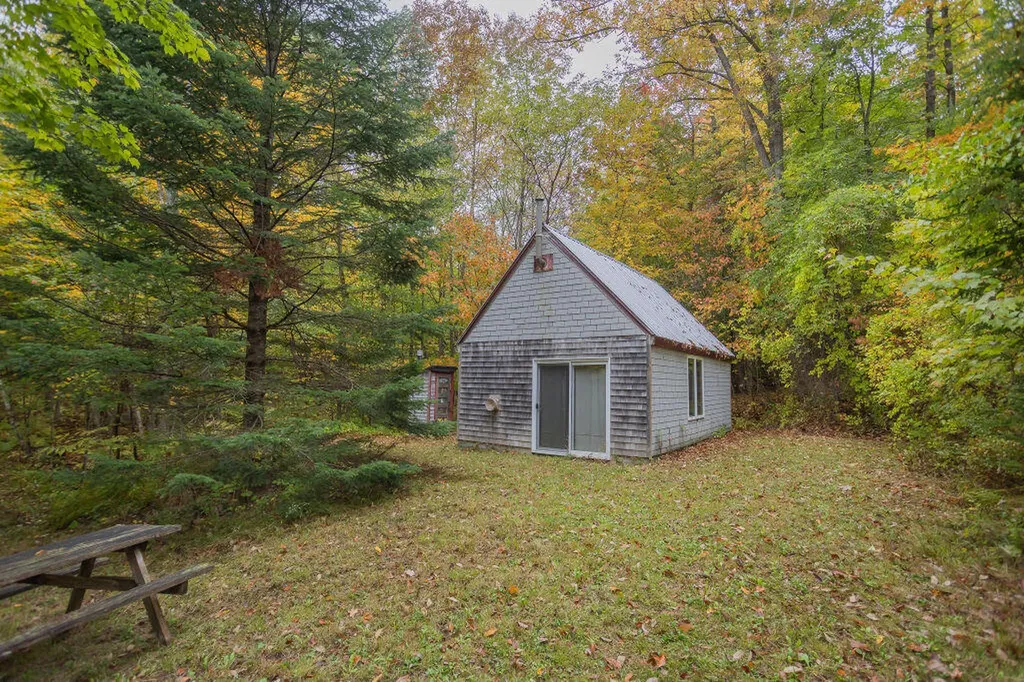 28 Pratt Road Wilton ME 04294