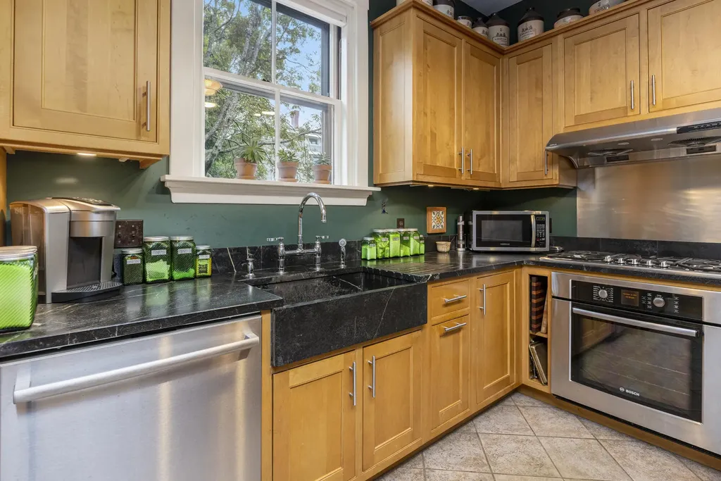 40 Neal Street Portland ME 04102