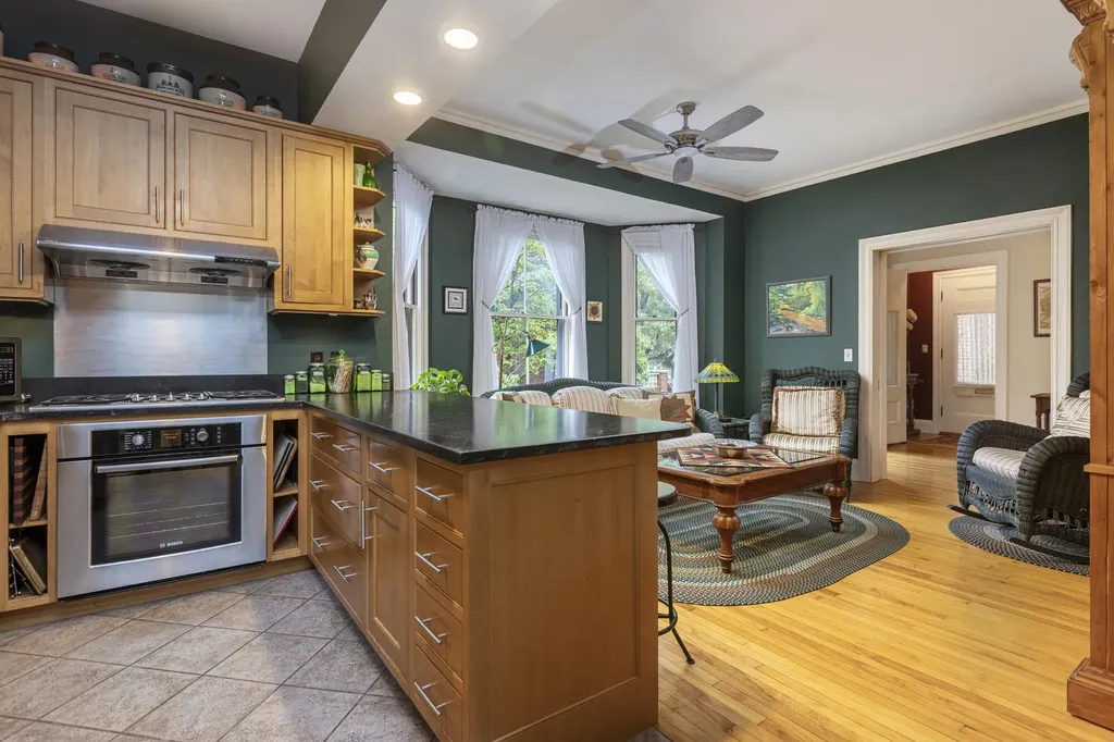 40 Neal Street Portland ME 04102