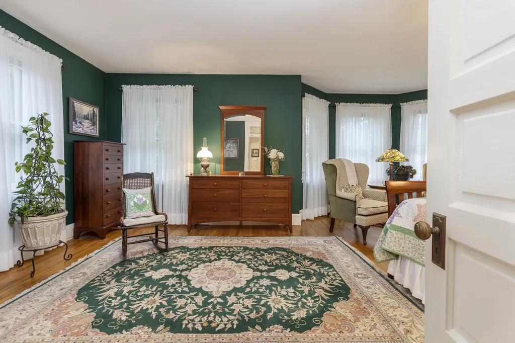 40 Neal Street Portland ME 04102
