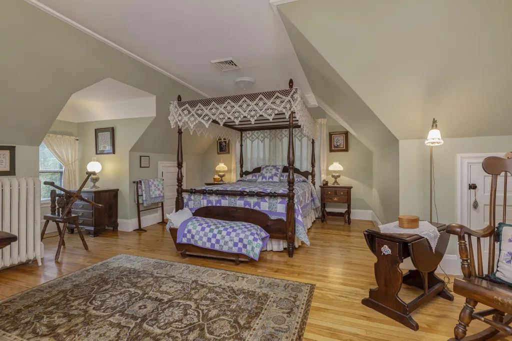 40 Neal Street Portland ME 04102