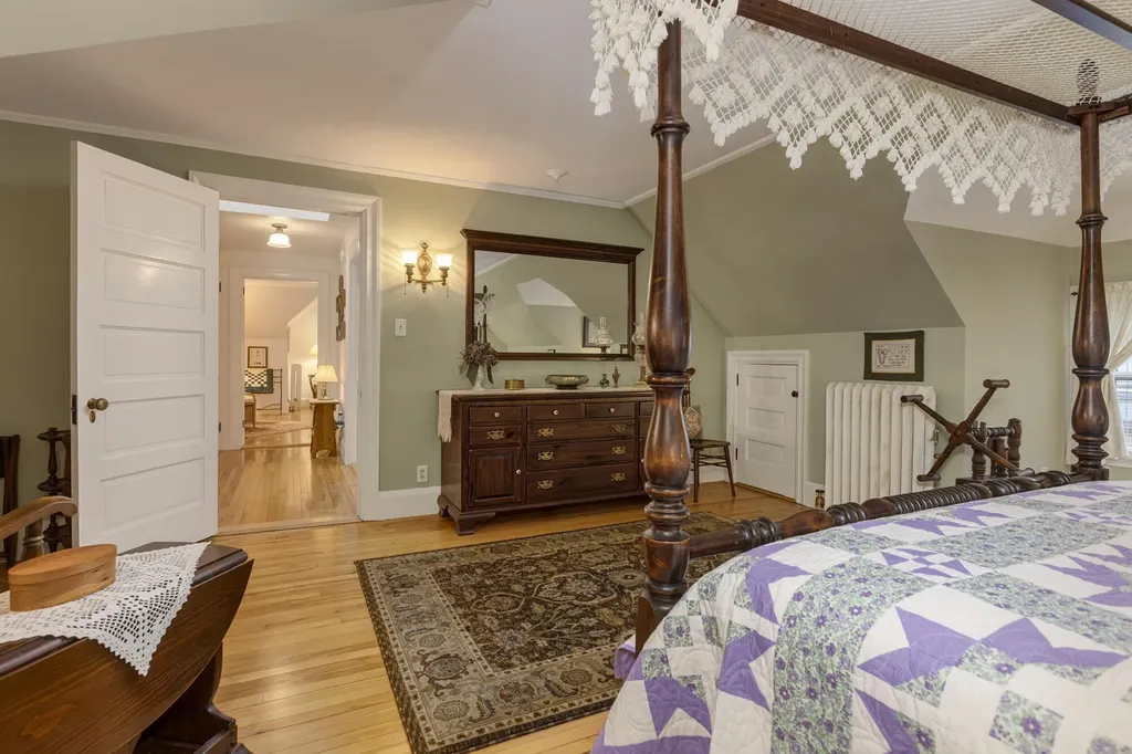 40 Neal Street Portland ME 04102