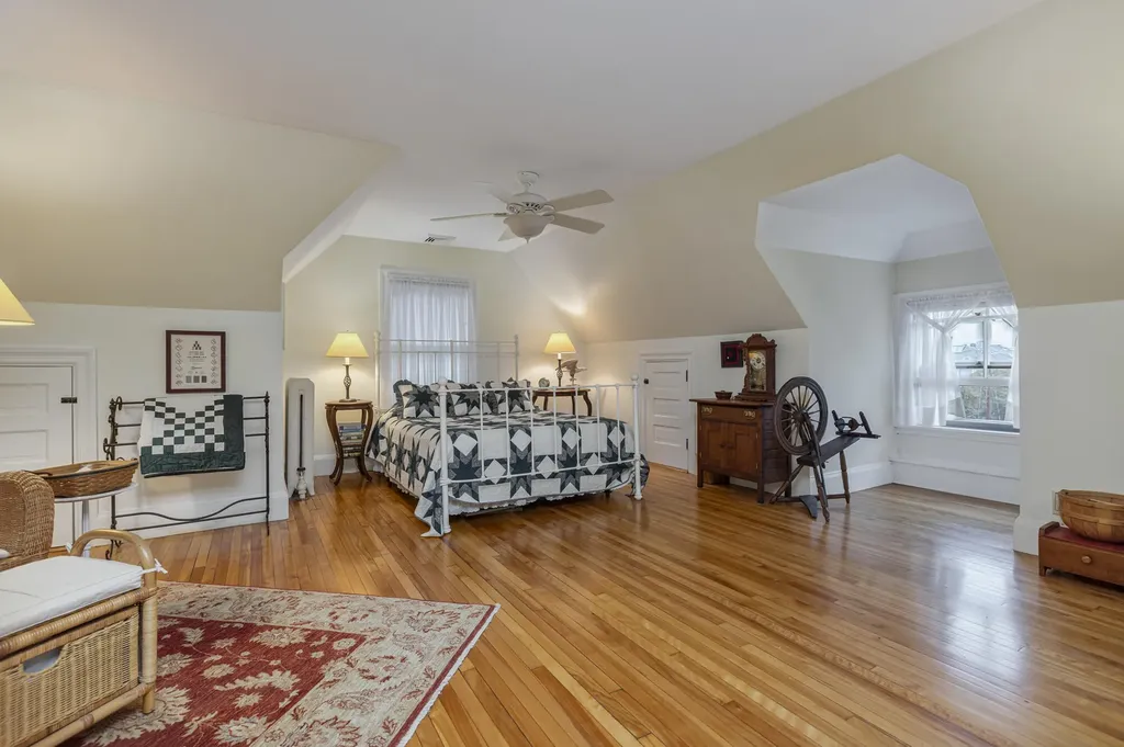40 Neal Street Portland ME 04102