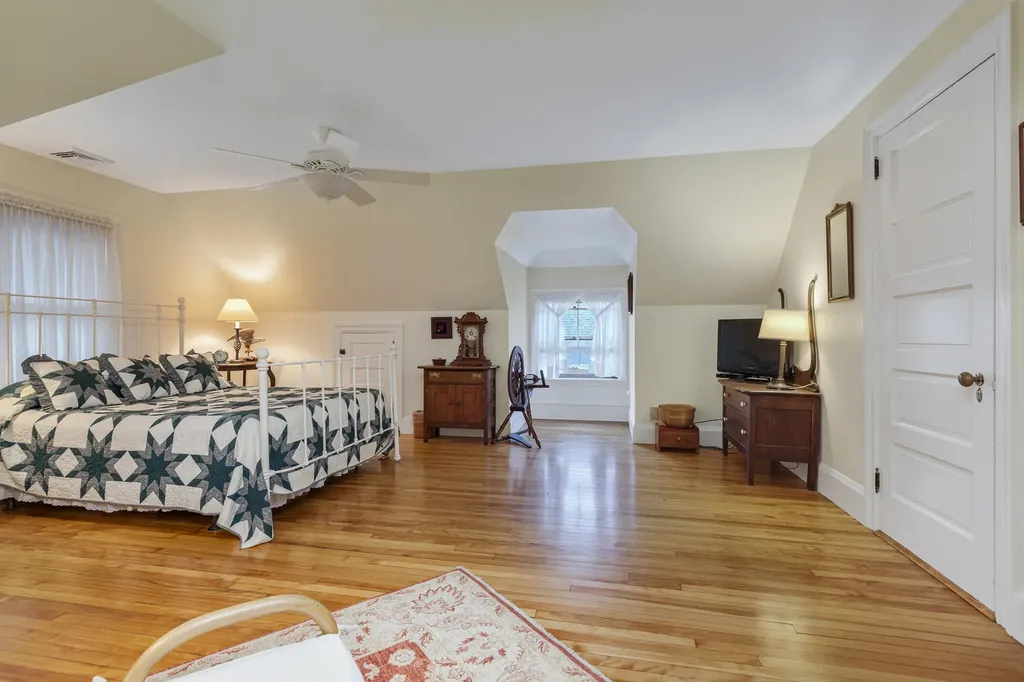 40 Neal Street Portland ME 04102