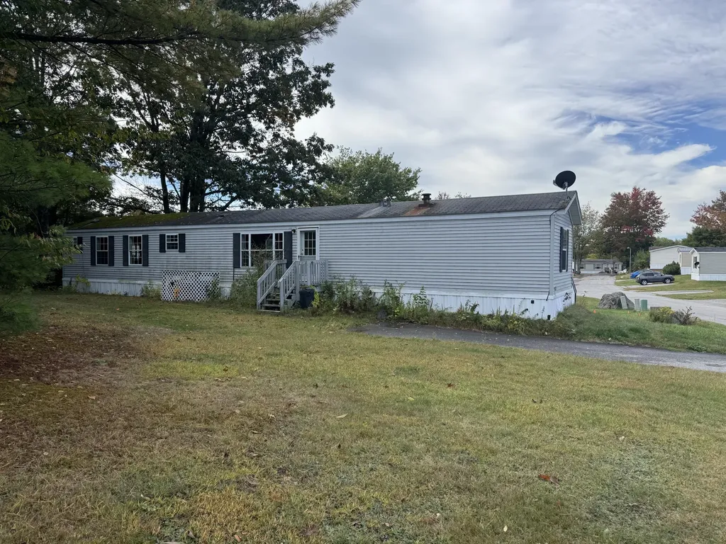 6 Oxbow Drive Lewiston ME 04240