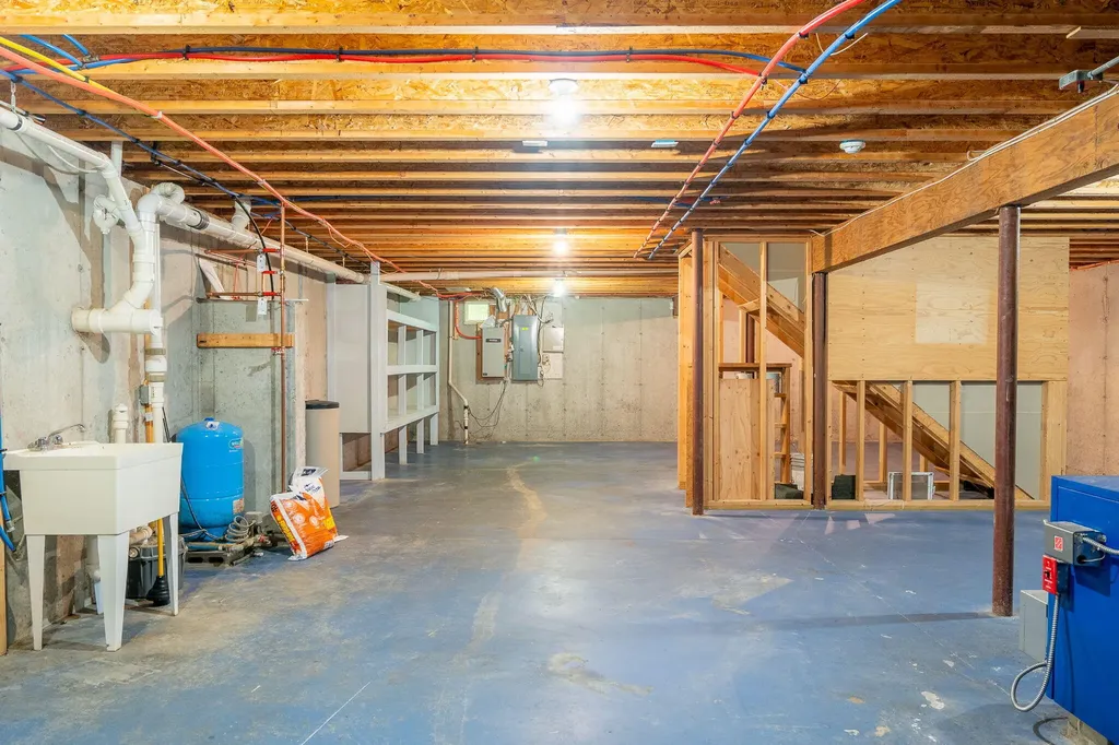 9 Whippoorwill Lane Durham ME 04222