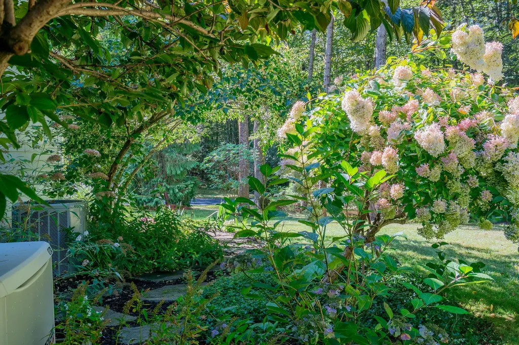 9 Whippoorwill Lane Durham ME 04222