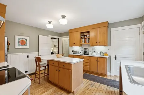 10 Warren Street Hallowell ME 04347