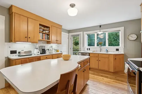 10 Warren Street Hallowell ME 04347