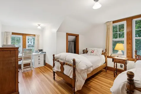 10 Warren Street Hallowell ME 04347