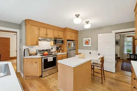 10 Warren Street Hallowell ME 04347