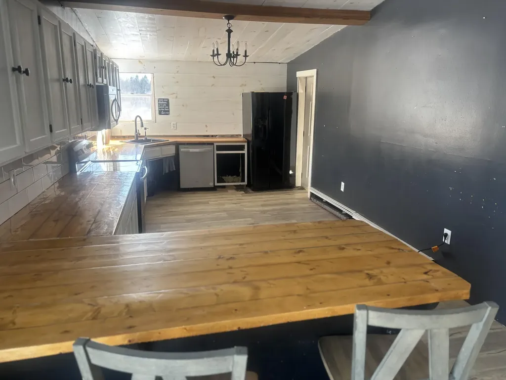 187 Gray Road Vassalboro ME 04989