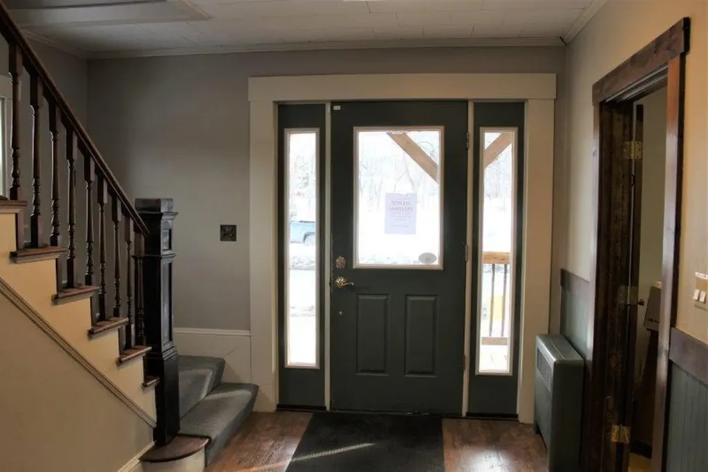 49 W Broadway Lincoln ME 04457