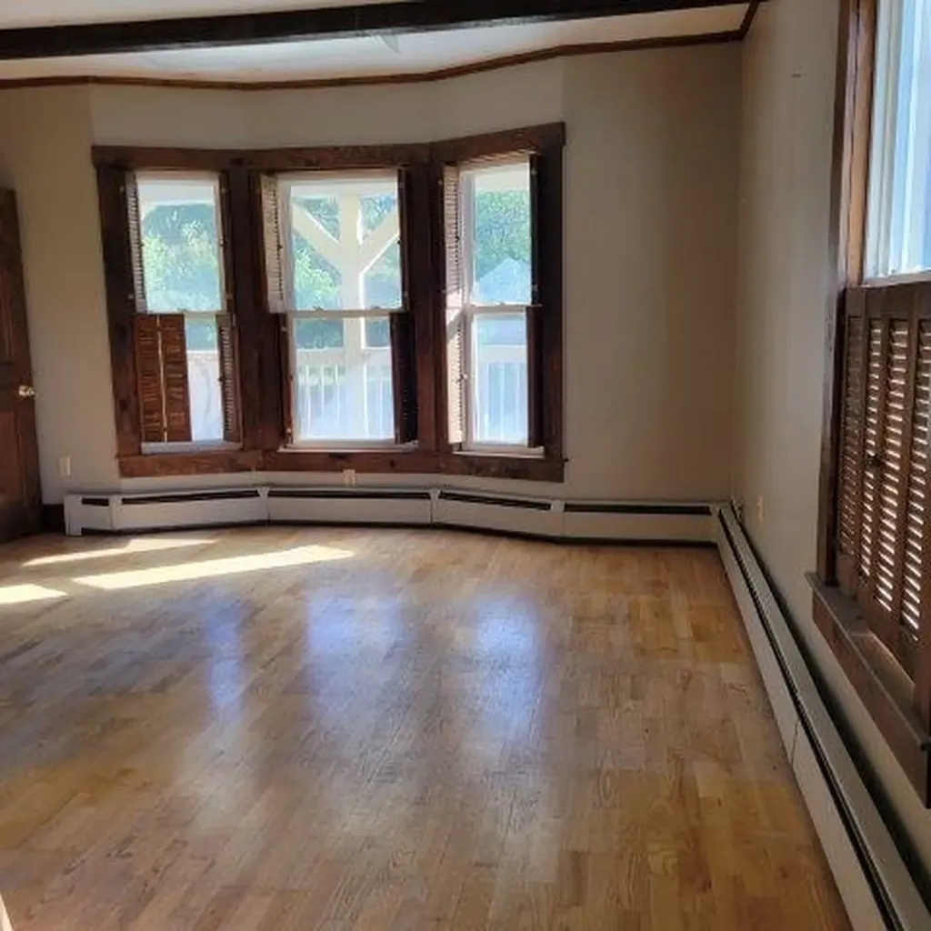 49 W Broadway Lincoln ME 04457