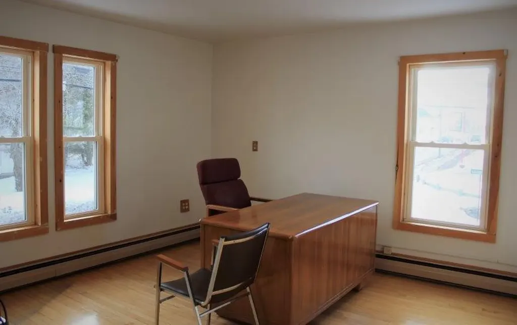 49 W Broadway Lincoln ME 04457