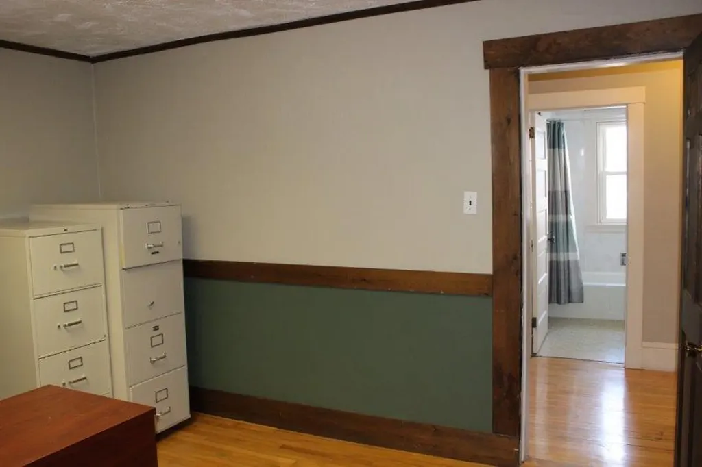 49 W Broadway Lincoln ME 04457