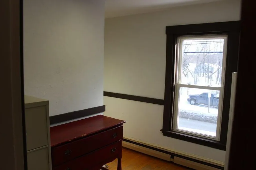 49 W Broadway Lincoln ME 04457