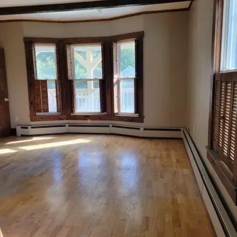 49 W Broadway Lincoln ME 04457