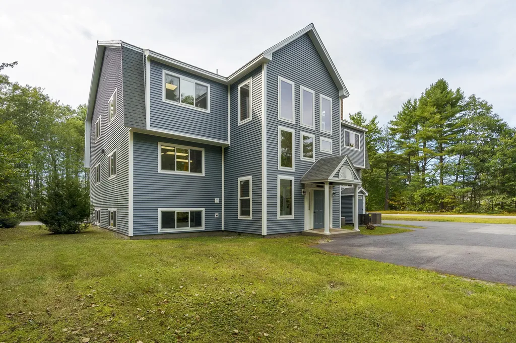 22 Parkers Way Brunswick ME 04011