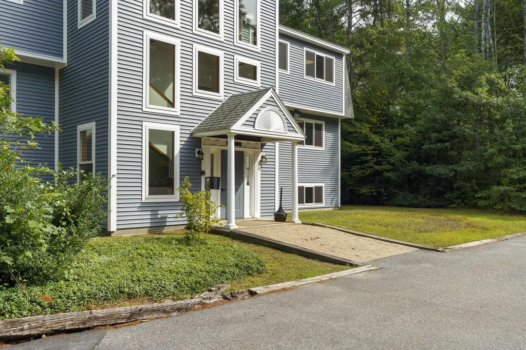 22 Parkers Way Brunswick ME 04011