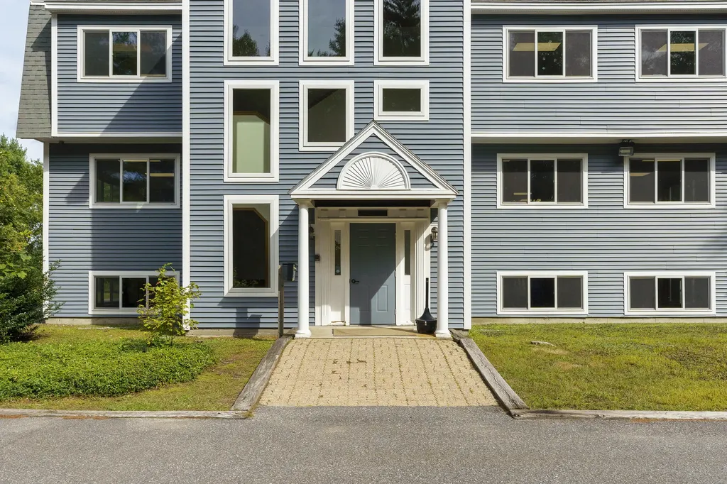 22 Parkers Way Brunswick ME 04011