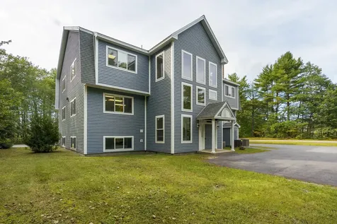 22 Parkers Way Brunswick ME 04011
