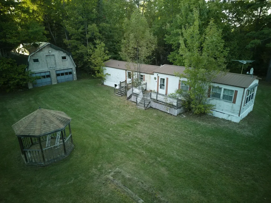 965 Mount Pleasant Road Stetson ME 04488