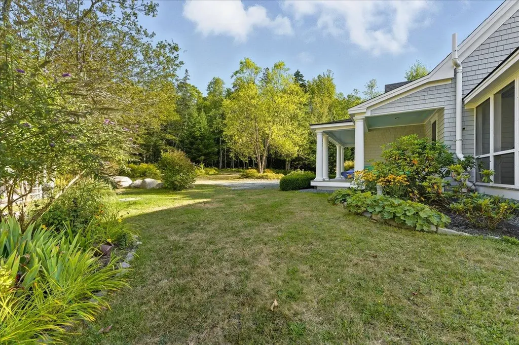 39 Eastman Lane Deer Isle ME 04627