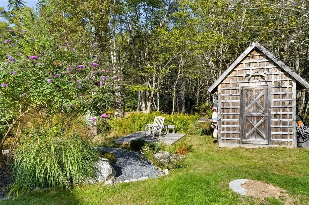 39 Eastman Lane Deer Isle ME 04627