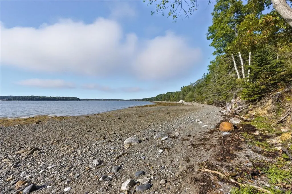 39 Eastman Lane Deer Isle ME 04627