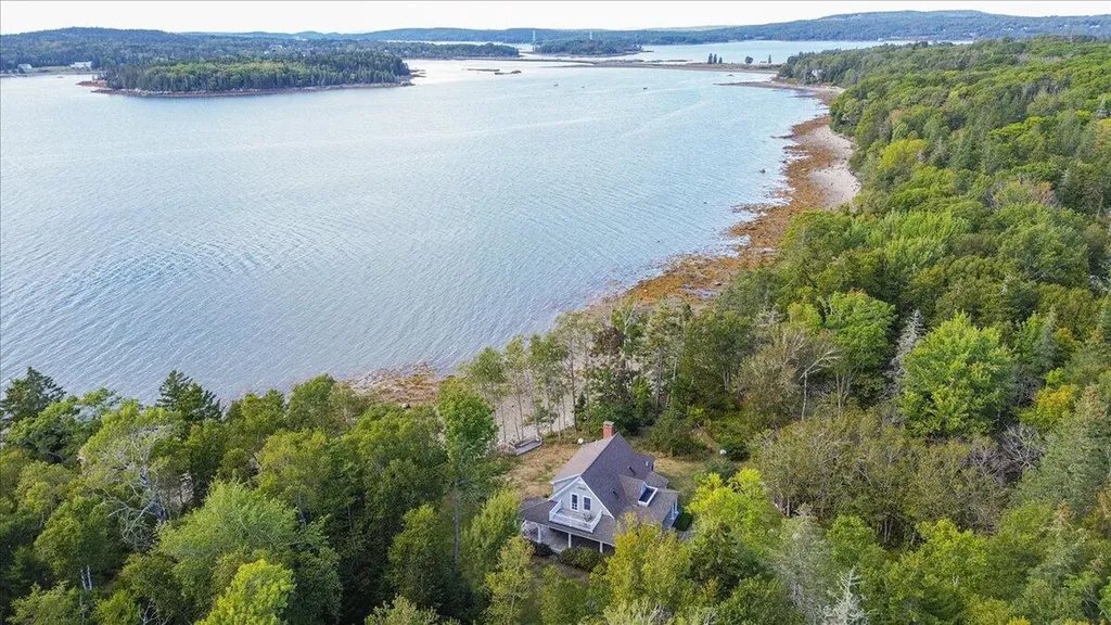 39 Eastman Lane Deer Isle ME 04627