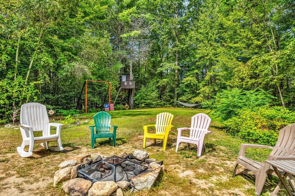 17 Harmon's Corner Road Auburn ME 04210