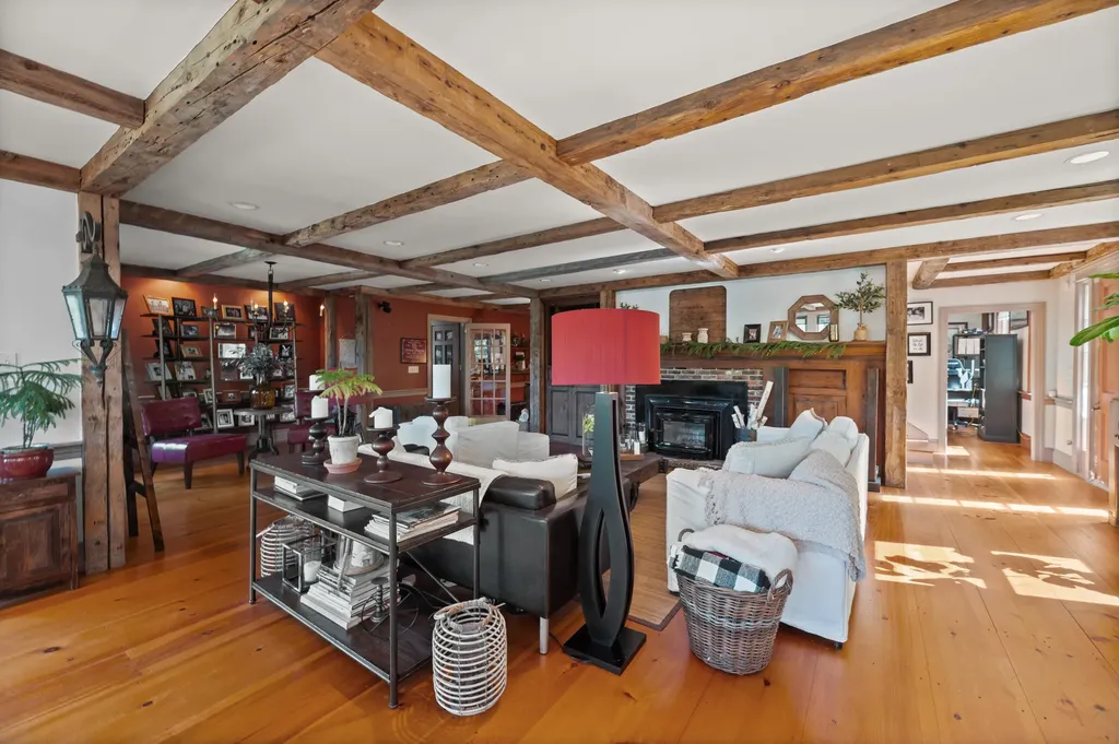 155 Old Kents Hill Road Readfield ME 04355